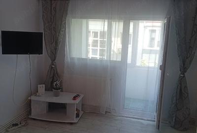 Garsonieră decomandată în Zamfirescu - 3
