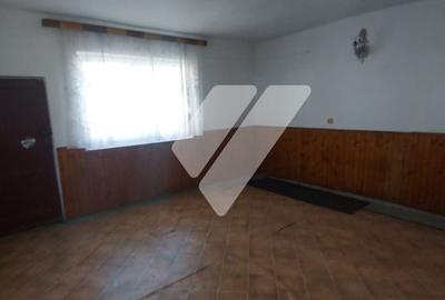 Casă cu 6 camere cu Teren 2109 Mp în Slimnic - 8
