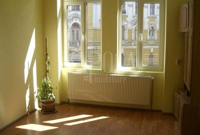 Apartament cu 4 camere semidecomandat, mobilat în Central - 1
