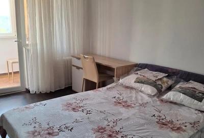 Apartament cu 3 camere decomandat în Bd. Independenței