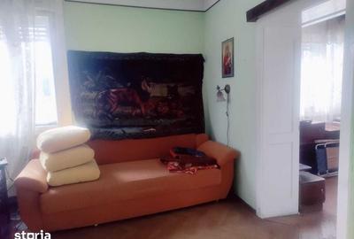 Casă cu 4 camere cu Teren 110 Mp în Central
