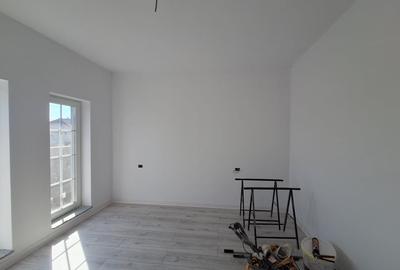 Casă individuală cu 3 camere cu Canalizare în Sânandrei - 8