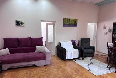 Apartament cu 3 camere semidecomandat în Ultracentral