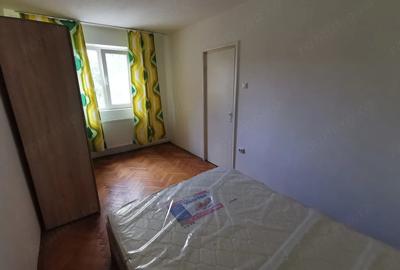 Apartament cu 2 camere semidecomandat în Girocului