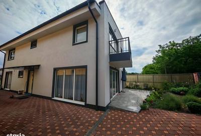 Casă cu 4 camere cu Teren 998 Mp în Central