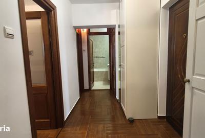 Apartament cu 2 camere decomandat în Republicii