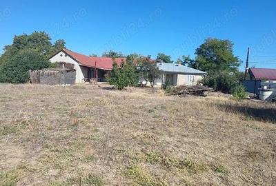 Casă cu 4 camere în Vulturu - 7