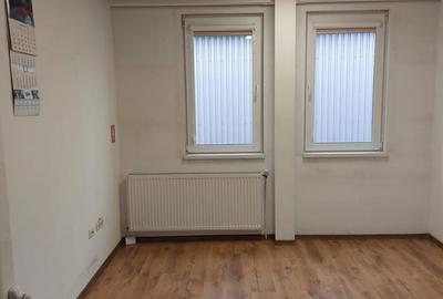 Spațiu comercial, de 24 mp, în Central