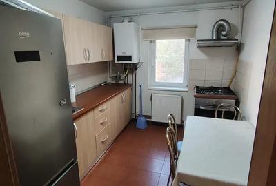 Apartament cu 2 camere semidecomandat în Soarelui