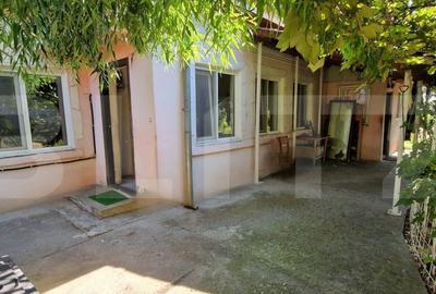 Casă individuală cu 3 camere cu Canalizare în Bariera Vâlcii