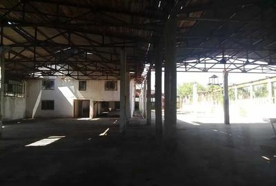 Spațiu comercial, în Central - 4