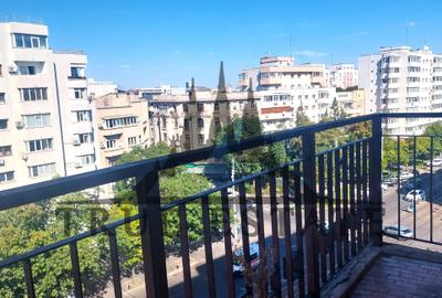 Apartament cu 2 camere decomandat în Moșilor