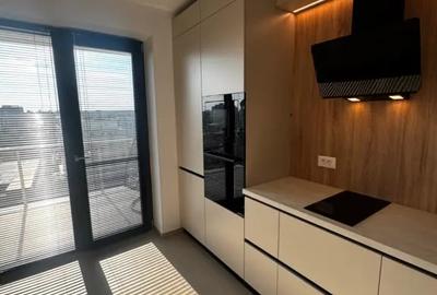 Apartament cu 2 camere semidecomandat în 13 Septembrie