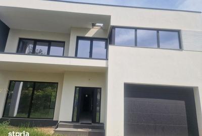 Casă cu 4 camere cu Teren 510 Mp în Central - 1