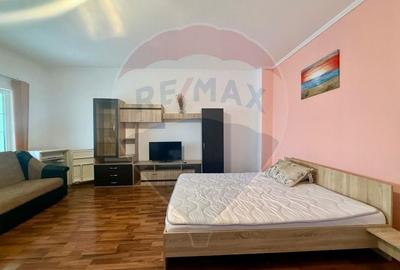 Casă cu 12 camere cu Teren 300 Mp în Central - 18