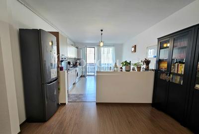 Apartament cu 2 camere semidecomandat, mobilat în Florești