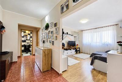 Apartament cu 3 camere decomandat în Sânmartin