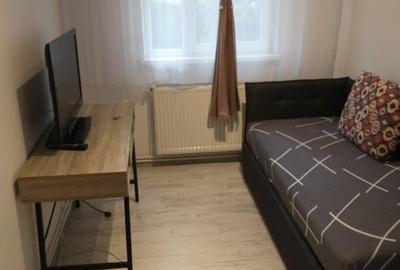 Apartament cu 3 camere decomandat în Astra