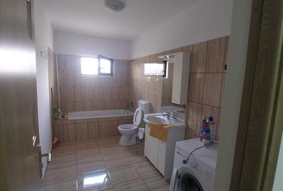 Apartament cu 2 camere decomandat în Livezeni - 1