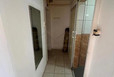 Apartament cu 2 camere nedecomandat în Filiași