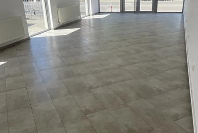 Spațiu comercial, de 160 mp, în Central