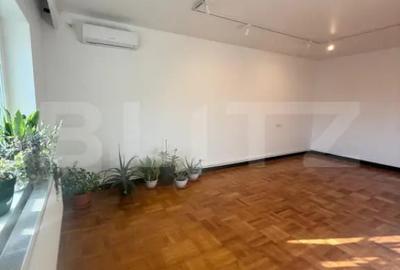 Spațiu comercial, de 100 mp, în Democrației - 9