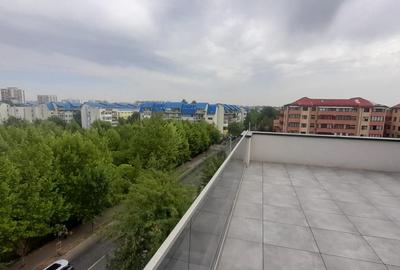 Apartament cu 3 camere decomandat în Drumul Taberei