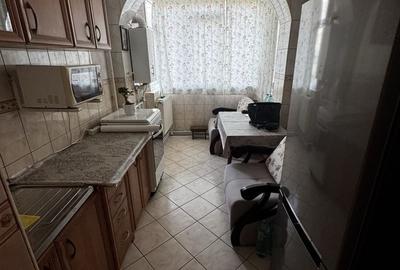 Apartament cu 2 camere semidecomandat în Mazepa 1