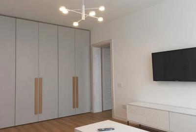 Apartament cu 3 camere semidecomandat, mobilat în Gară
