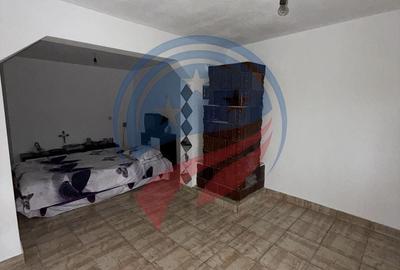 Casă cu 4 camere în Central - 1