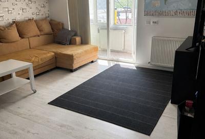 Apartament cu 3 camere semidecomandat în Ozana