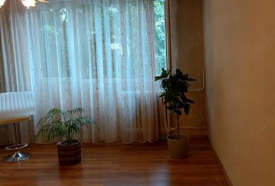 Apartament cu 3 camere decomandat în Titan - 2