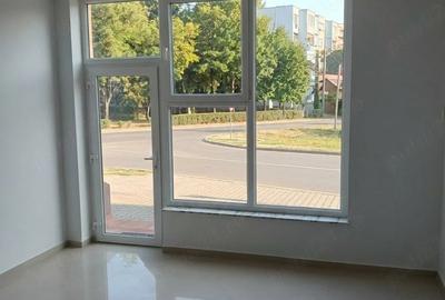 Spațiu comercial, de 40 mp, în Republicii