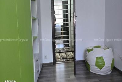 Apartament cu 3 camere decomandat în Micro 3