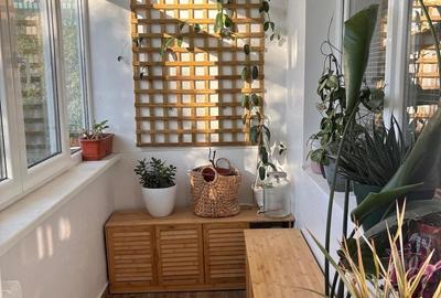 Apartament cu 3 camere semidecomandat în Podu Roș