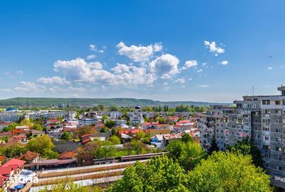 Apartament cu 3 camere decomandat, mobilat în Calea București