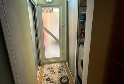 Apartament cu 2 camere semidecomandat, mobilat în Micro 4