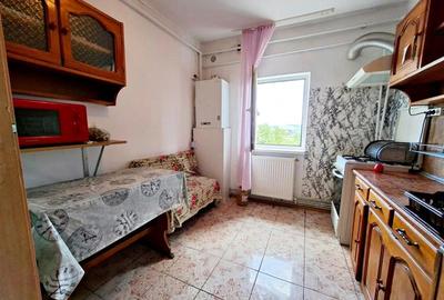 Apartament cu 2 camere semidecomandat în 9 Mai - 2