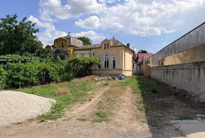 Casă individuală cu 4 camere cu Canalizare în Central - 1