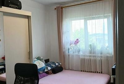 Apartament cu 3 camere decomandat în Feleacu