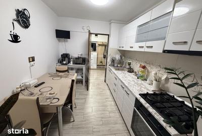 Apartament cu 3 camere decomandat în Crângași