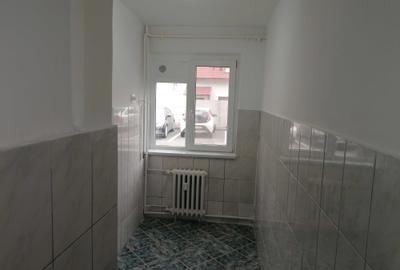 Apartament cu 2 camere semidecomandat în Cetății