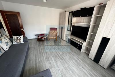 Apartament cu 3 camere decomandat, mobilat în Răcădău