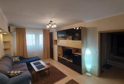 Apartament cu 2 camere decomandat, mobilat în Casa de Cultură