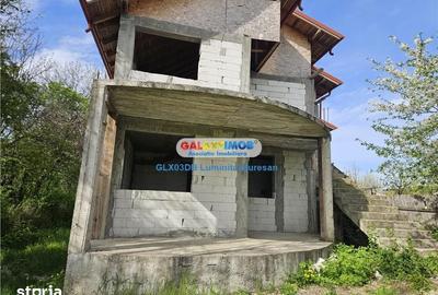 Casă cu 4 camere cu Teren 2100 Mp în Răzvad