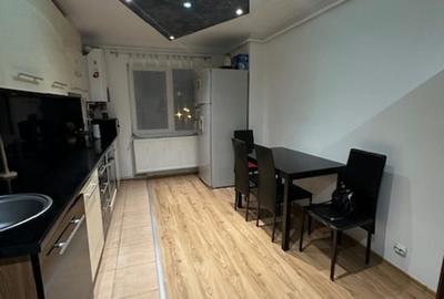 Apartament cu 2 camere decomandat, mobilat în Central