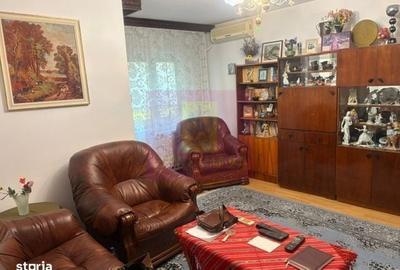 Apartament cu 3 camere decomandat în Drumul Sării