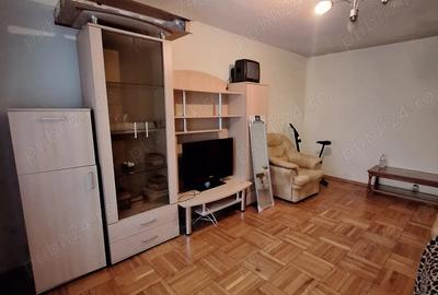 Apartament cu 2 camere decomandat în Piața Centrală