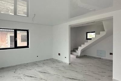 Casă cu 3 camere cu Teren 220 Mp în Dărăști-Ilfov