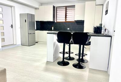 Apartament cu 3 camere semidecomandat, mobilat în Bucureștii Noi